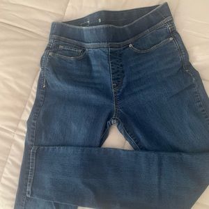 Levi’s size 8 pull on jeans